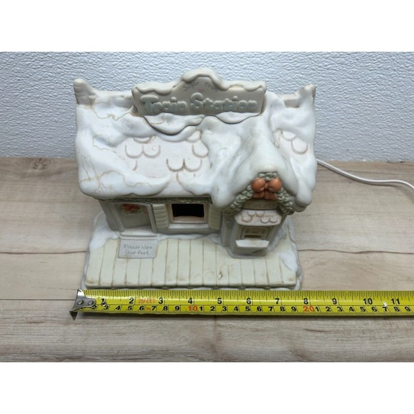 1995 Enesco Precious Moments Sugar Town Lighted Train Station Porcelain Set - Picture 10 of 16